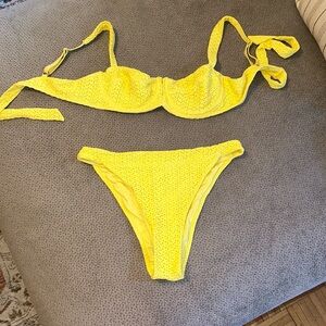Monday Swimwear Clovelly Top Size V, Argentina Bottom Size Large Citrus Crochet